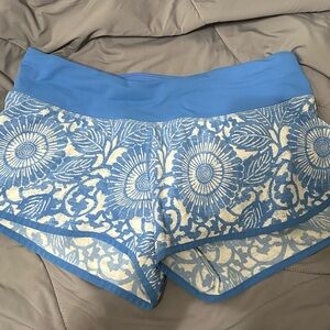 Lululemon Athletica Blue and Cream Athletic Shorts